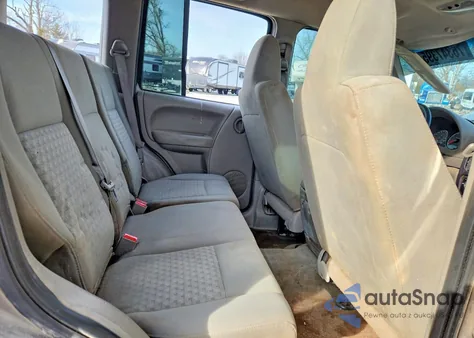 2005 Jeep Liberty Sport z USA, uszkodzony, nr VIN 1J4GL48K45W552425